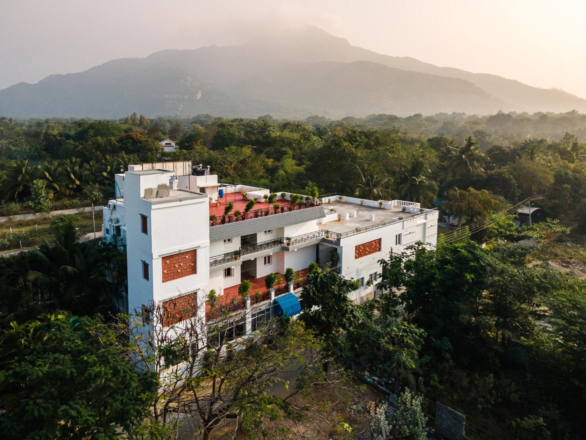 Aashreya Suites Tiruvannāmalai Zewnętrze zdjęcie